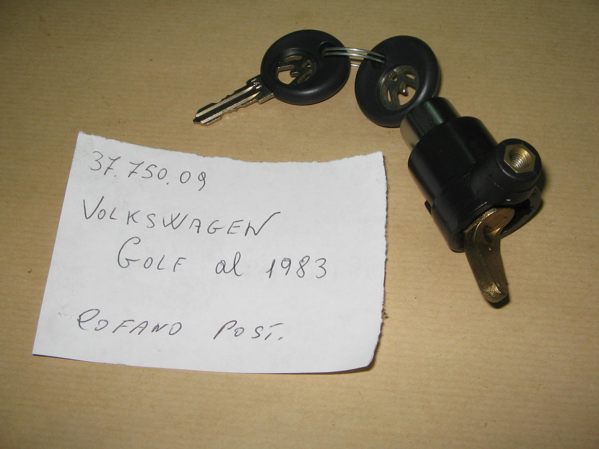 VOLKSWAGEN - GOLF 1983 CHIUSURA COFANO -N.20635